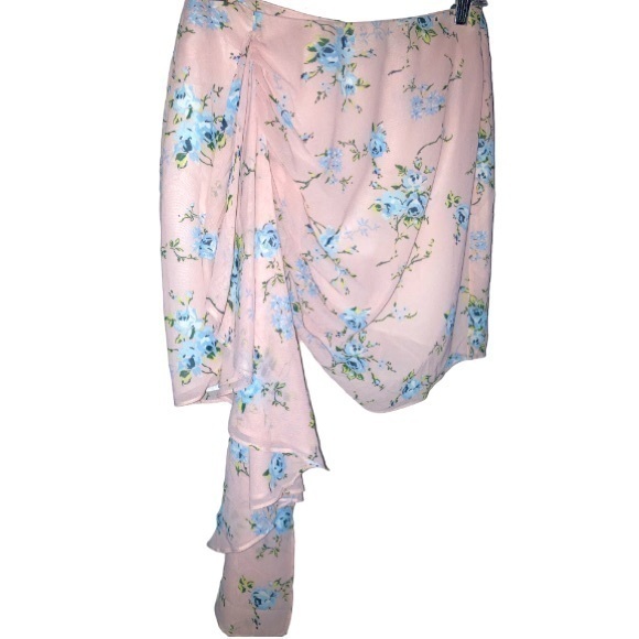 NWOT Lovers & Friends Pink Floral Asymmetrical waterfall Wrap skirt Size Small - Picture 1 of 10